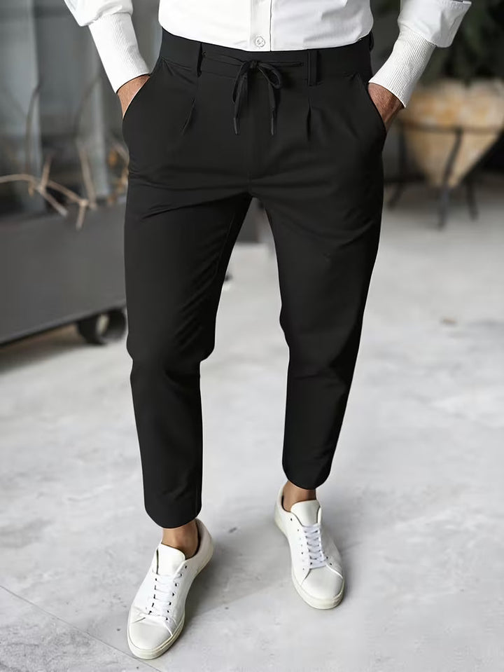 Krsto – High-End-Hosen MIT Hohem Bund