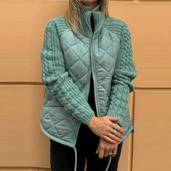 Karoliina - Gestrickte Patchwork Daunen Jacke