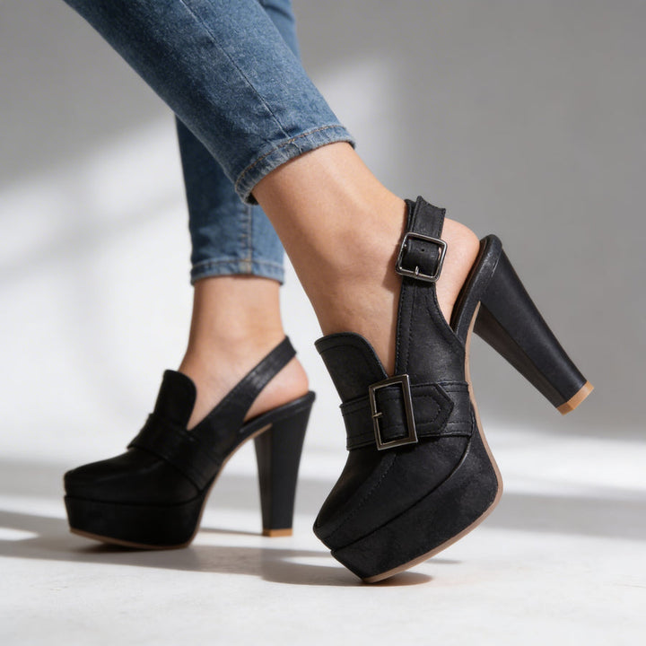 Alessya - Klassischer Pumps Aus Leder MIT Schnallenriemen
