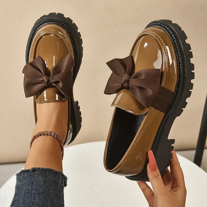 Batya – Elegante Rutschfeste Schuhe Mit Schleife