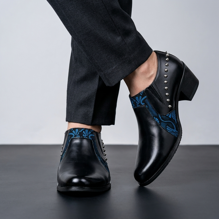Vanderson - Stöckel Schuhe Mit Spitzer Zehenpartie Und Nieten