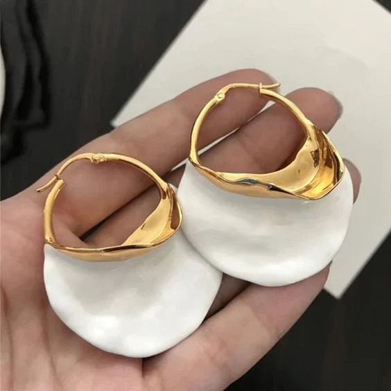 Nerise – Vintage Ohrringe in Weiß und Gold