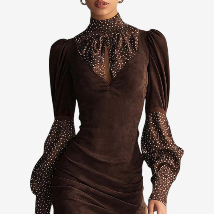 Hanneli – Mini Kleid Mit Hohem Ausschnitt Und Enger Passform