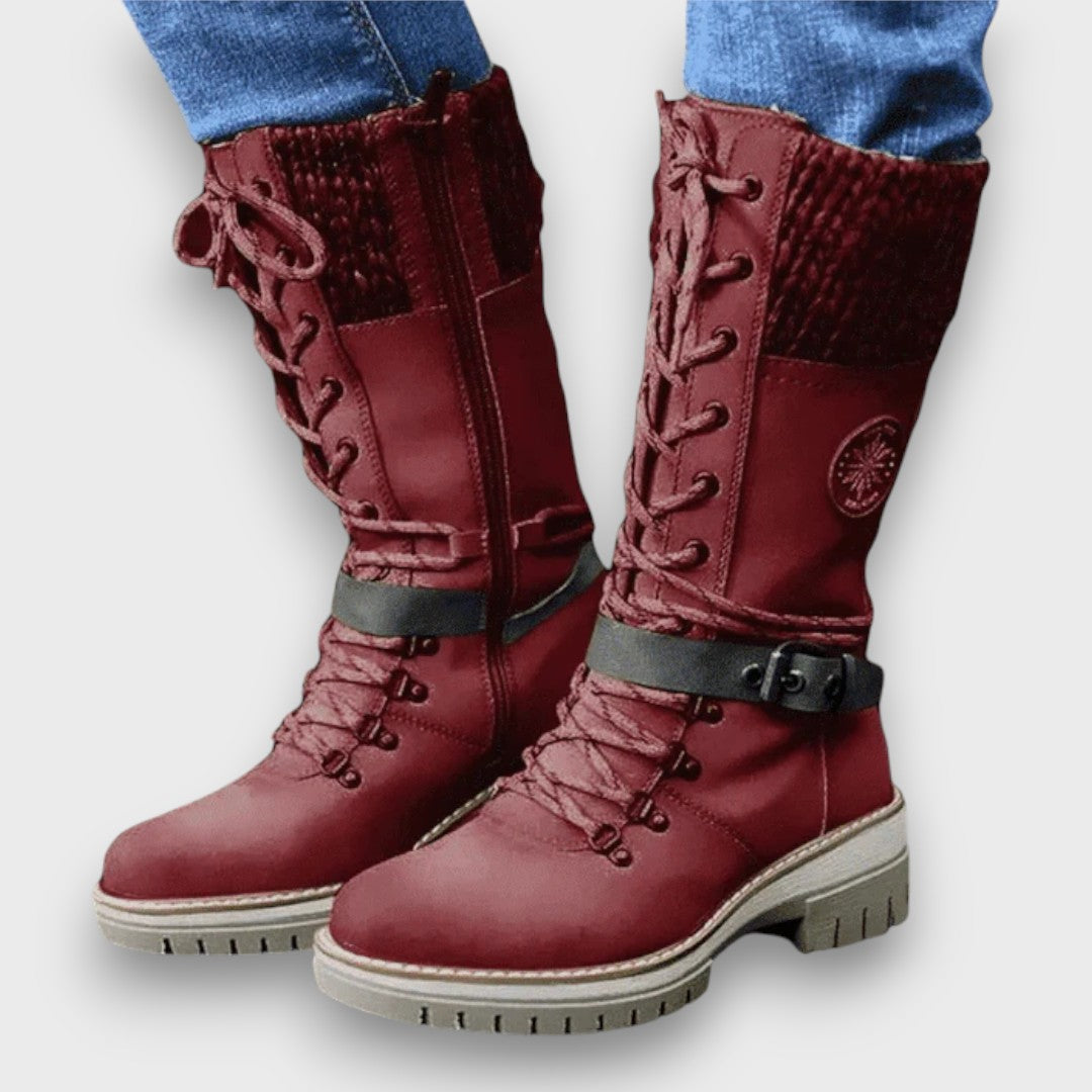Nauja – Winter Strickstiefel in Wadenlänge