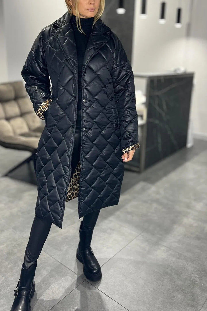 Devine – Eleganter Steppmantel Mit Leopardenfutter