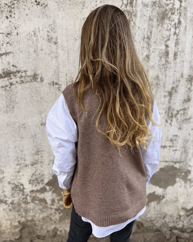 Violaine – Gestrickte ärmellose Strickjacke