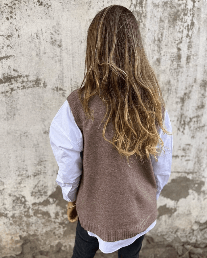 Violaine – Gestrickte ärmellose Strickjacke