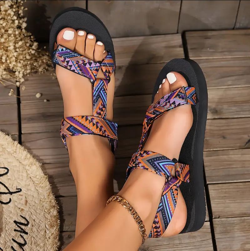 Maryane – Gemusterte Plateau-Sandalen mit Klettverschluss