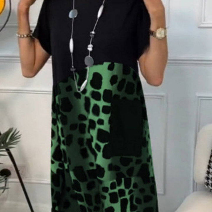 Hansine – Bedrucktes Kleid Mit Rundhalsausschnitt Und Kurzen Ärmeln