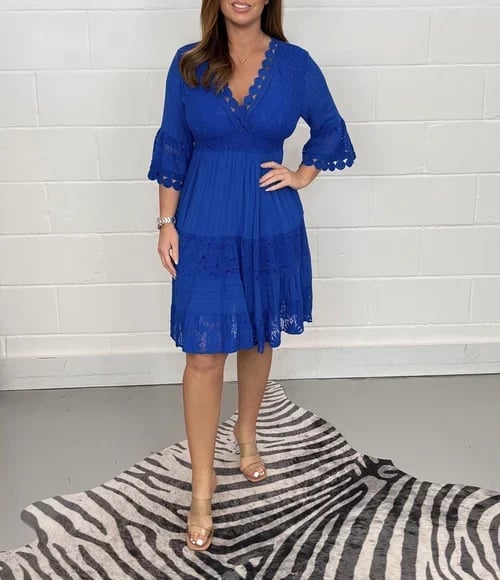Meghan - Kleid Aus Spitze Mit Besticktem V-Ausschnitt