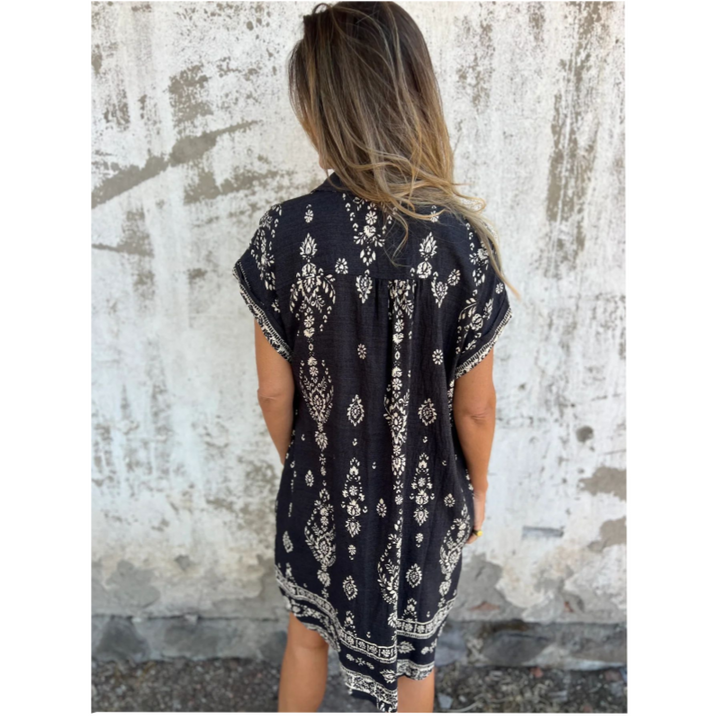 Marjorie - Weites Kleid Mit Print, Kurzen Ärmeln Und Taschen