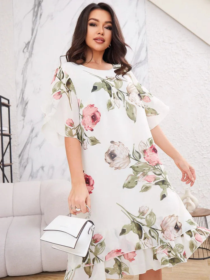 Merita – Modisches Chiffon Kleid Mit Blütenblättern