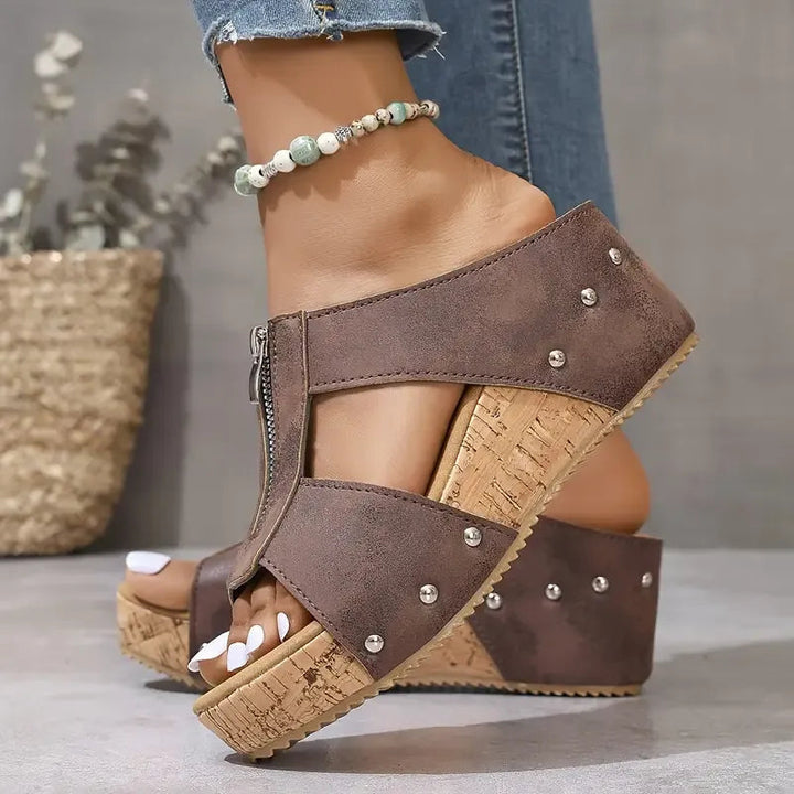 Elfia – Bequeme Keilabsatzsandalen Mit Reißverschluss