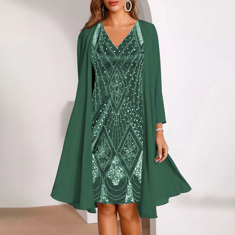 Kamla – Glitzerndes Kleid Mit V-Ausschnitt Und Transparentem Cape