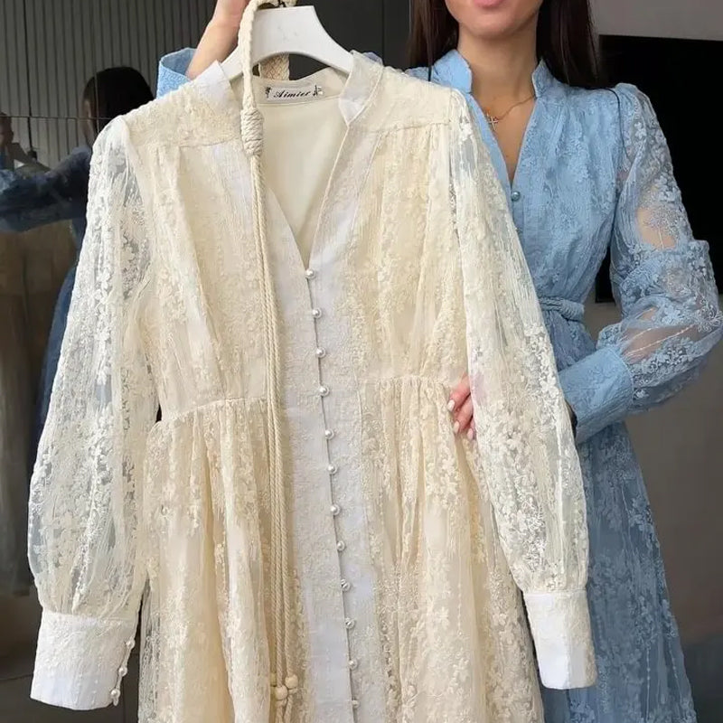 Roslyn - Maxikleid Mit Stickerei Und Langen Ballonärmeln