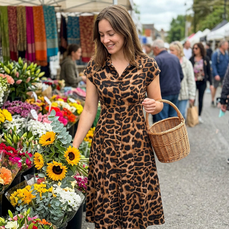 Ameerah – Elegantes Kleid Mit Leoparden Muster