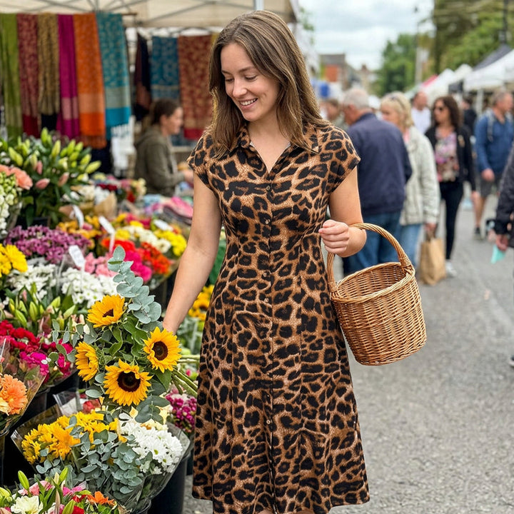 Ameerah – Elegantes Kleid Mit Leoparden Muster