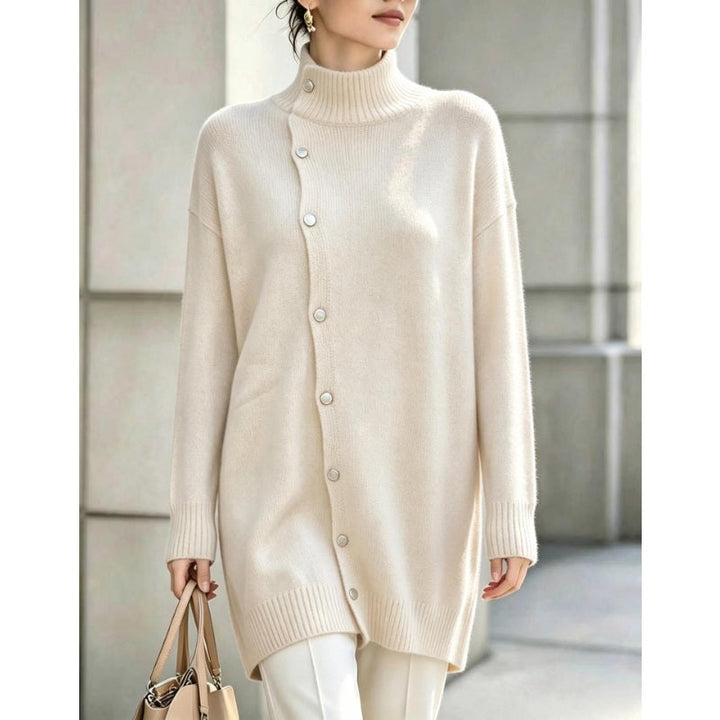 Hiroko – Langer Strickpullover mit Rollkragen Und Knöpfen