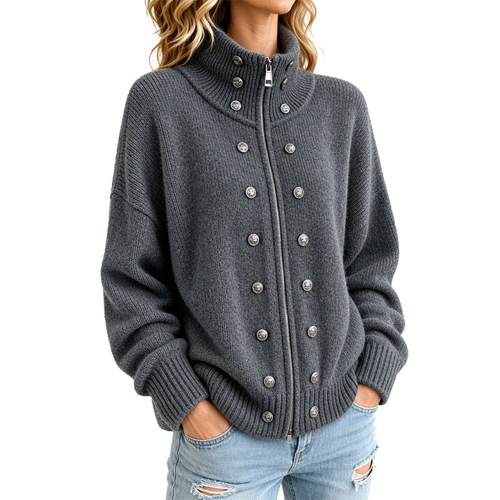 Ezgia – Strickjacke Mit Zierknopf