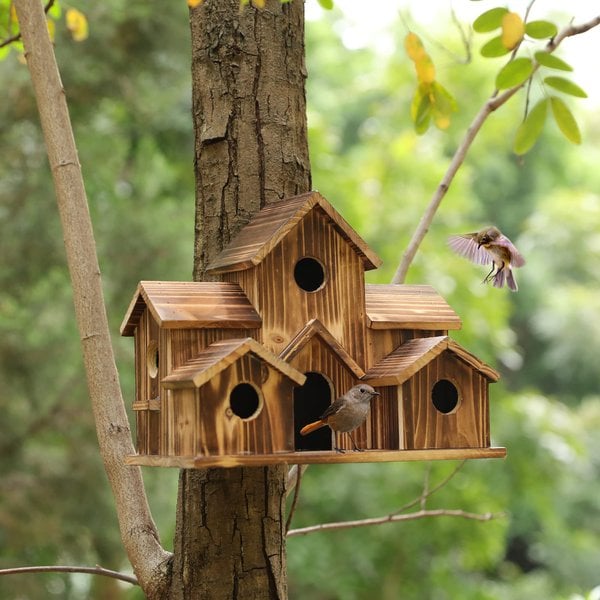 Handgefertigtes Vogelhaus mit 6 Löchern