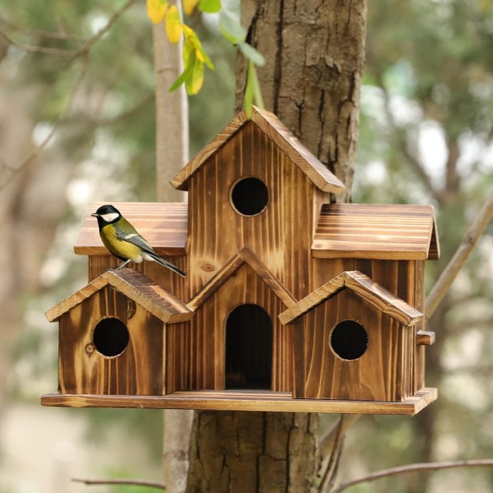 Handgefertigtes Vogelhaus mit 6 Löchern